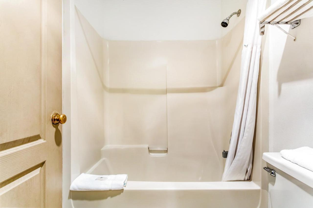 Arlington Motor Inn Екстериор снимка