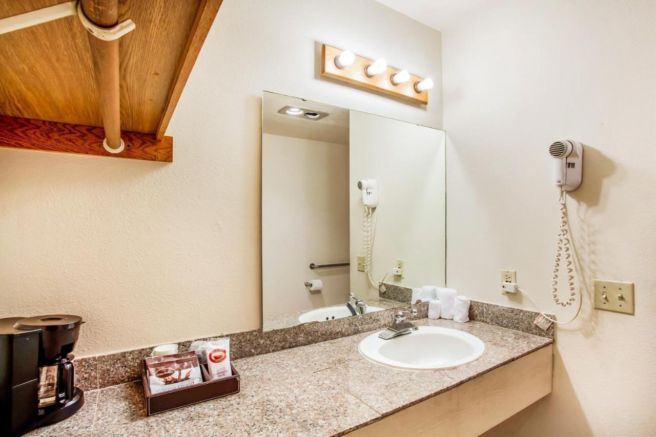 Arlington Motor Inn Екстериор снимка